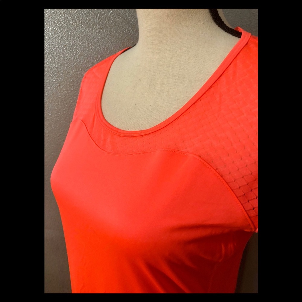NWT Adidas Workout Top - Picture 2 of 5